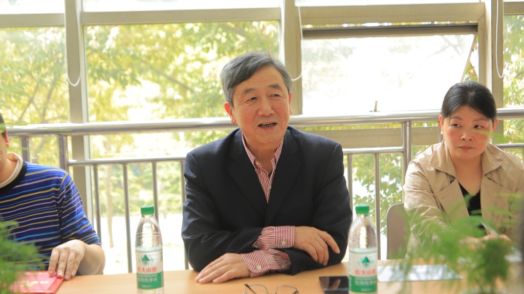 四川长江职业学院召开2025年图工委工作会议——共绘书香校园新蓝图