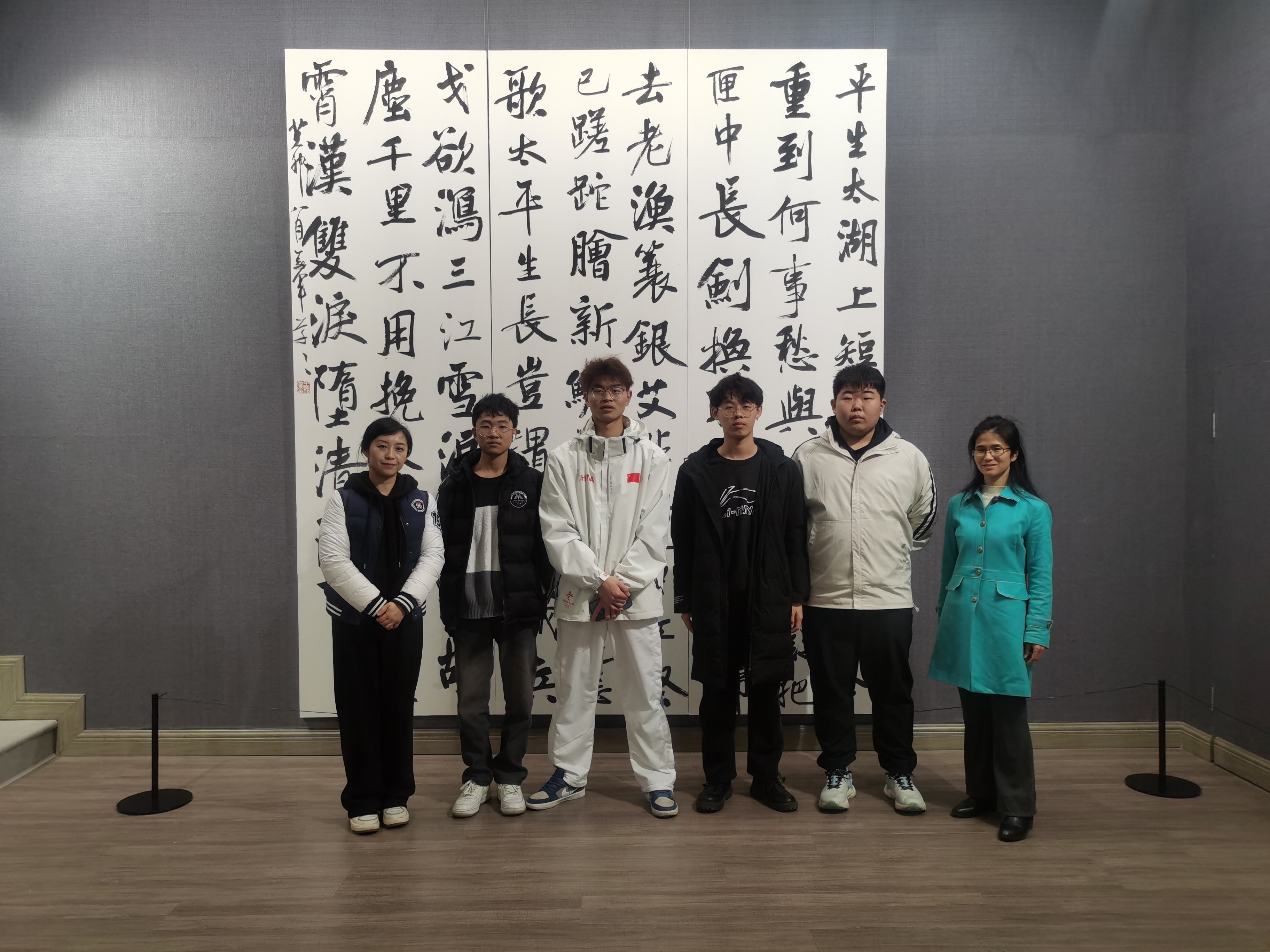 1702279247789038615.jpg 王义军书法展2.jpg